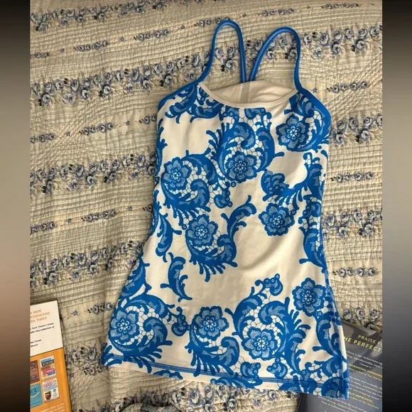 Lululemon Athletica Blue and White power Y tank top - Picture 6 of 6